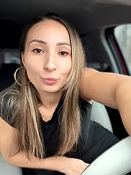 YOUR-KARINA online show from 6, 2, 2026