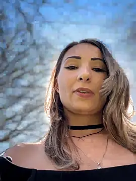 YOUR-KARINA online show from 15, 4, 2026