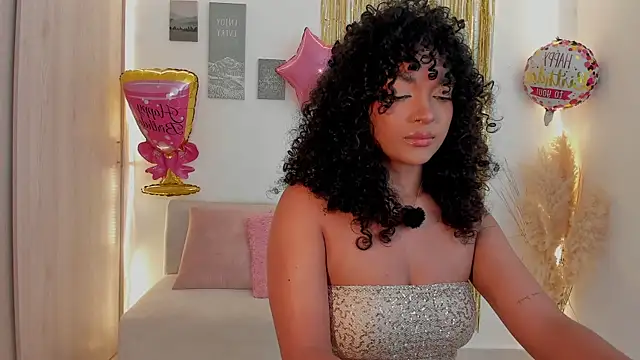 Snapshot of mariam_hill chatting on 14, 5, 2026 mariam hill online show from 14, 5, 2026