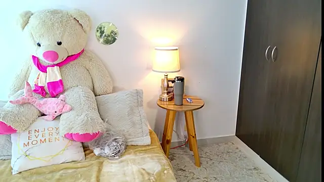 SarahCinnamon- online show from 9, 7, 2026