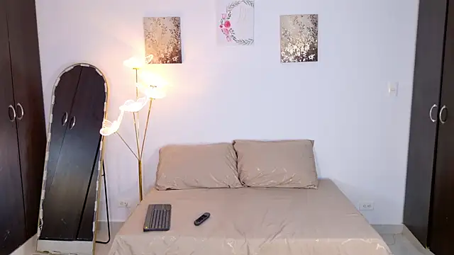 SarahCinnamon- online show from 16, 4, 2026