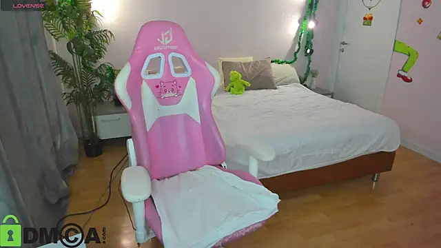 Lesya Flin online show from 16, 12, 2025