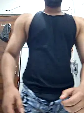 Snapshot of GYMBOY0071 chatting on 8, 4, 2026 GYMBOY0071 online show from 8, 4, 2026