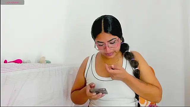 Snapshot of moana_taylor chatting on 10, 5, 2026 moana taylor online show from 10, 5, 2026
