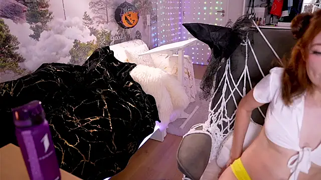 Cissy Glitter online show from 1, 11, 2025