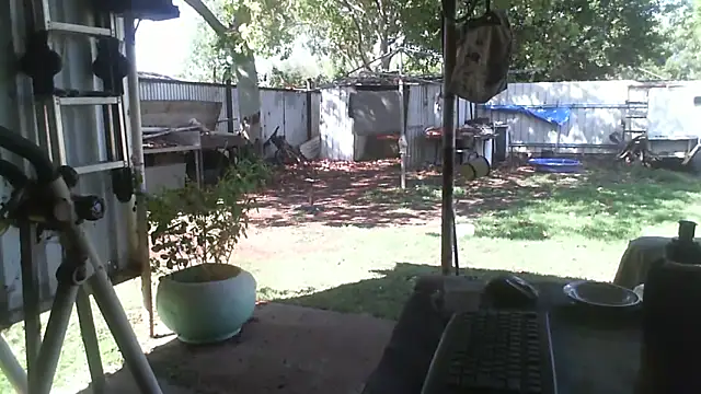 herbie010666 online show from 5, 12, 2025