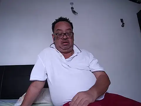 Snapshot of djtomxxx2777 chatting on 20, 6, 2026 djtomxxx2777 online show from 20, 6, 2026