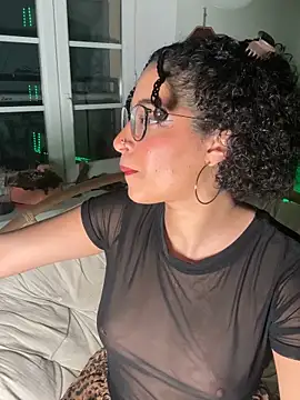 Snapshot of Lauyako chatting on 9, 5, 2026 Lauyako online show from 9, 5, 2026