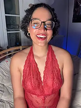 Snapshot of Lauyako chatting on 10, 5, 2026 Lauyako online show from 10, 5, 2026