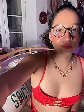Snapshot of Lauyako chatting on 25, 5, 2026 Lauyako online show from 25, 5, 2026