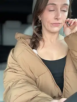 lunagirl13 online show from 24, 2, 2026