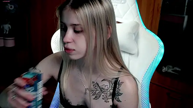 Snapshot of ho1yho1e chatting on 10, 11, 2025 ho1yho1e online show from 10, 11, 2025