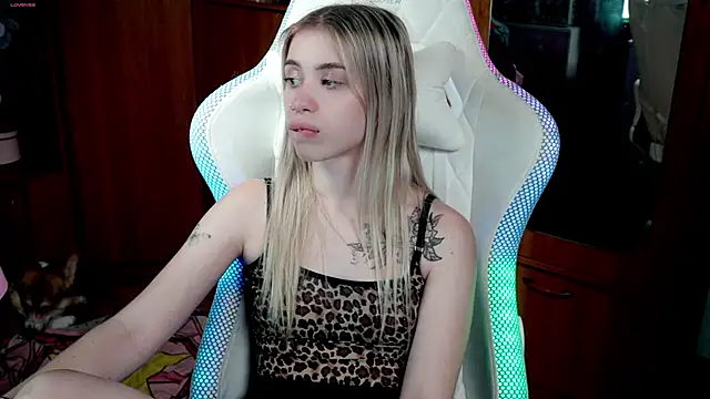 Snapshot of ho1yho1e chatting on 11, 11, 2025 ho1yho1e online show from 11, 11, 2025