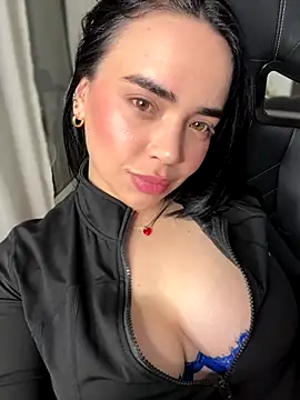 Snapshot of GeorginaJones chatting on 14, 10, 2025 GeorginaJones online show from 14, 10, 2025