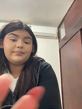 Lia sexx online show from 6, 1, 2026