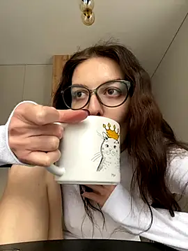 Snapshot of little_belucci chatting on 11, 10, 2025 little belucci online show from 11, 10, 2025