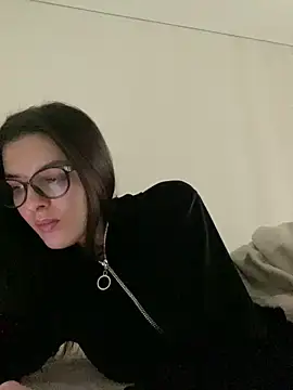 Snapshot of little_belucci chatting on 15, 11, 2025 little belucci online show from 15, 11, 2025