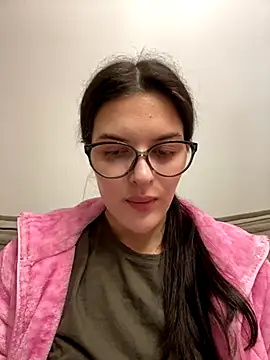 Snapshot of little_belucci chatting on 19, 10, 2025 little belucci online show from 19, 10, 2025