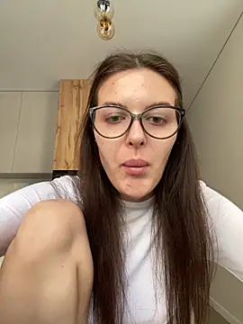 Snapshot of little_belucci chatting on 13, 10, 2025 little belucci online show from 13, 10, 2025