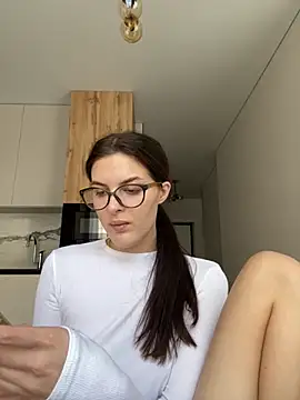 Snapshot of little_belucci chatting on 14, 10, 2025 little belucci online show from 14, 10, 2025