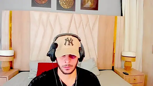 hottstuffx69 online show from 4, 11, 2025