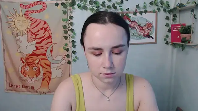 VeryVeryVeryShy  online show from 22, 7, 2026