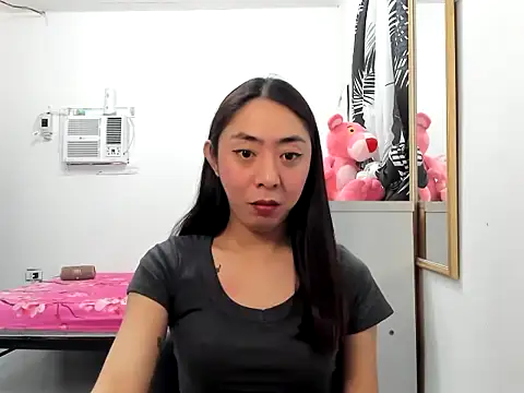 Snapshot of ErikaJayne4u chatting on 11, 3, 2026 ErikaJayne4u online show from 11, 3, 2026