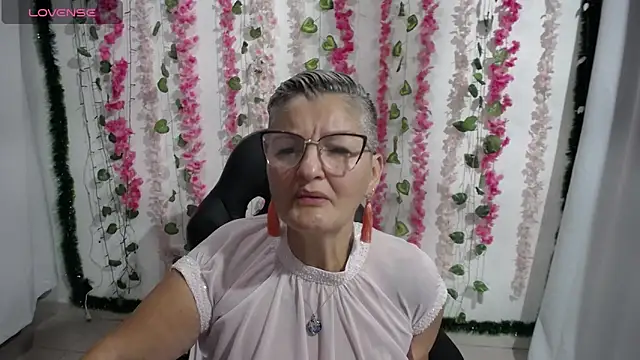 bety-cum2 online show from 7, 2, 2025