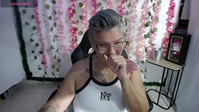bety-cum2 online show from 16, 2, 2025