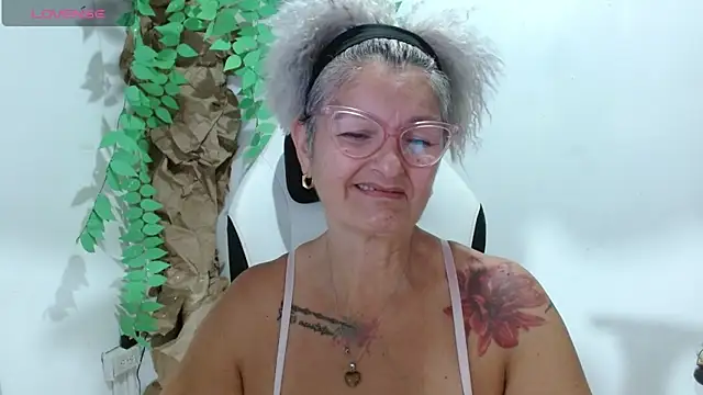bety-cum2 online show from 22, 4, 2026