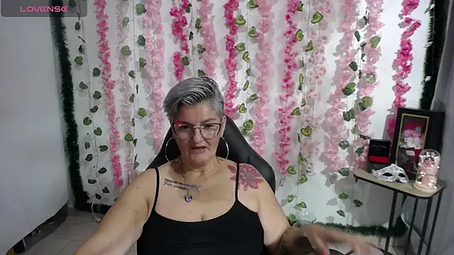 bety-cum2 online show from 28, 2, 2025
