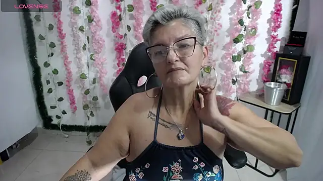 bety-cum2 online show from 15, 2, 2025