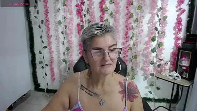 bety-cum2 online show from 22, 2, 2025