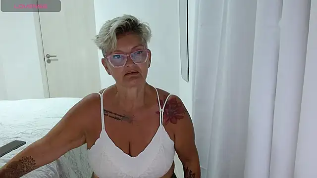 bety-cum2 online show from 17, 5, 2026