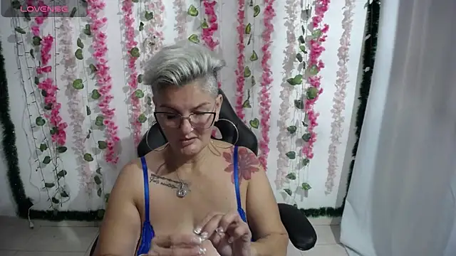 bety-cum2 online show from 6, 2, 2025