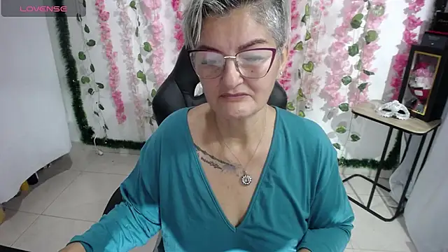 bety-cum2 online show from 23, 2, 2025