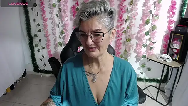 bety-cum2 online show from 23, 2, 2025