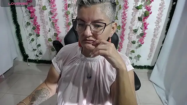 bety-cum2 online show from 7, 2, 2025