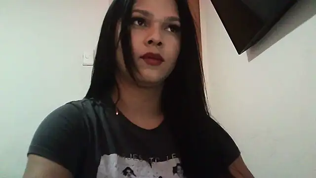 julianabeautyy online show from 2, 12, 2025