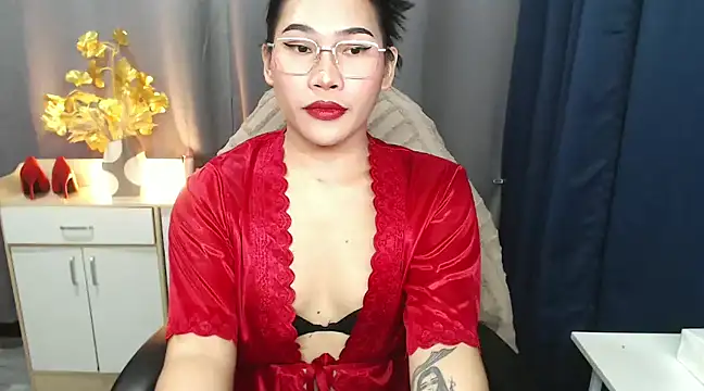 Snapshot of Ur_Fantastic_Lina chatting on 1, 2, 2025 Ur Fantastic Lina online show from 1, 2, 2025
