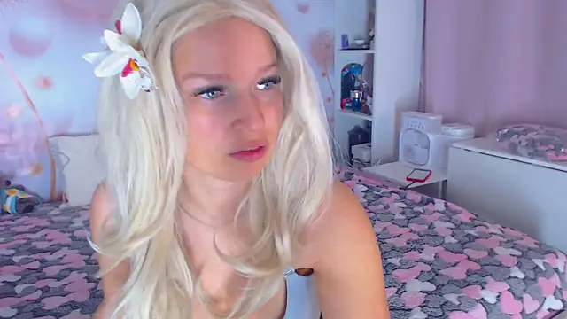 Snapshot of mooncandygirl chatting on 16, 5, 2026 mooncandygirl online show from 16, 5, 2026