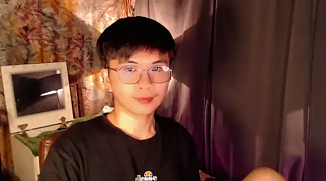 Sexy Handsome Drex online show from 8, 2, 2025