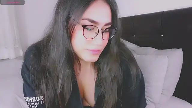 Snapshot of MERA_arab chatting on 5, 10, 2025 MERA arab online show from 5, 10, 2025