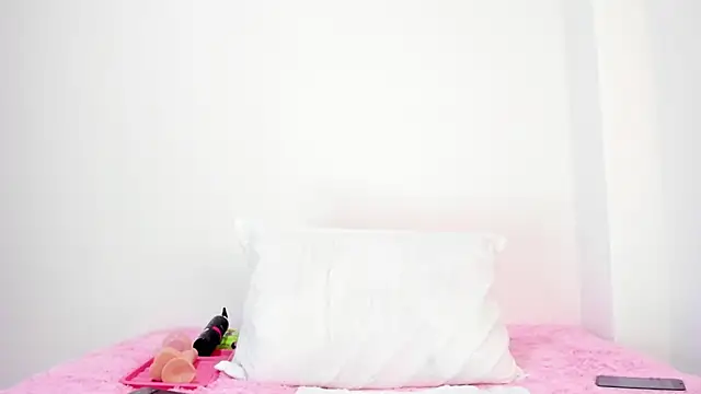 AgathaPember online show from 5, 11, 2025