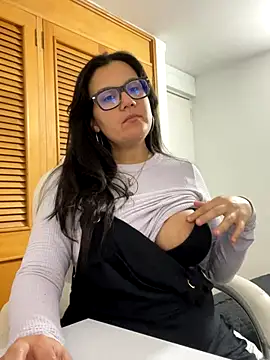 SWEETLILY18 online show from 2, 10, 2025