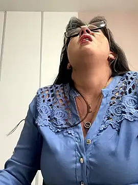 SWEETLILY18 online show from 11, 3, 2025