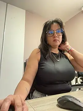 SWEETLILY18 online show from 25, 2, 2025