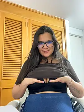 SWEETLILY18 online show from 16, 10, 2025