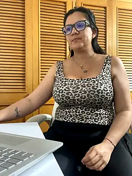 SWEETLILY18 online show from 19, 9, 2025