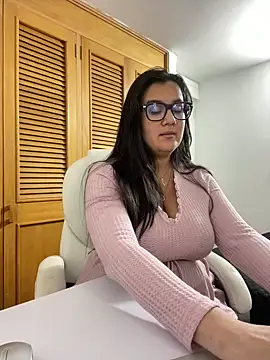 SWEETLILY18 online show from 8, 10, 2025